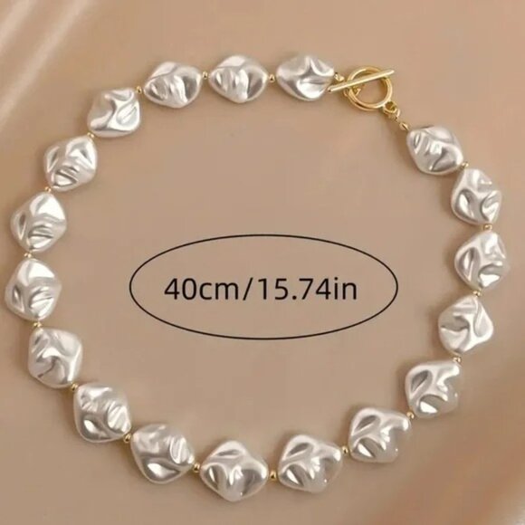 Baroque Irregular Pearls Necklace - Picture 3 of 3